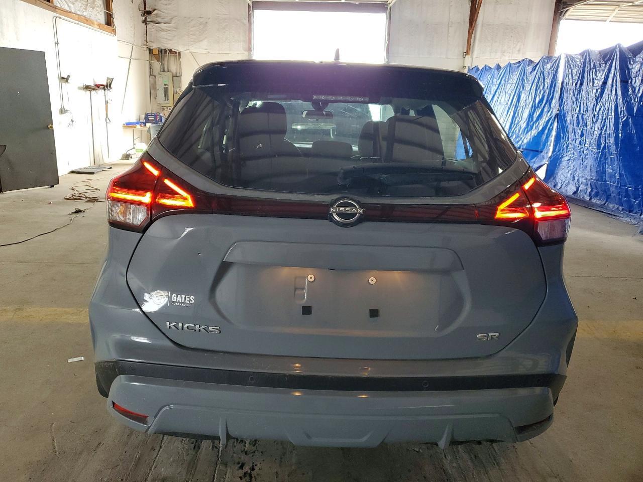 2023 Nissan Kicks Sr - Image 6