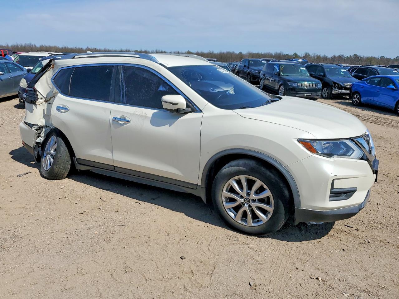 2019 Nissan Rogue S - Фото 4