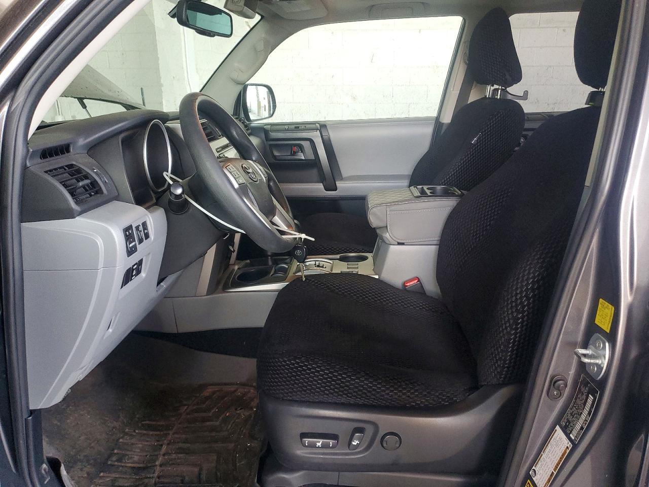 2010 Toyota 4Runner Sr5 - Image 7