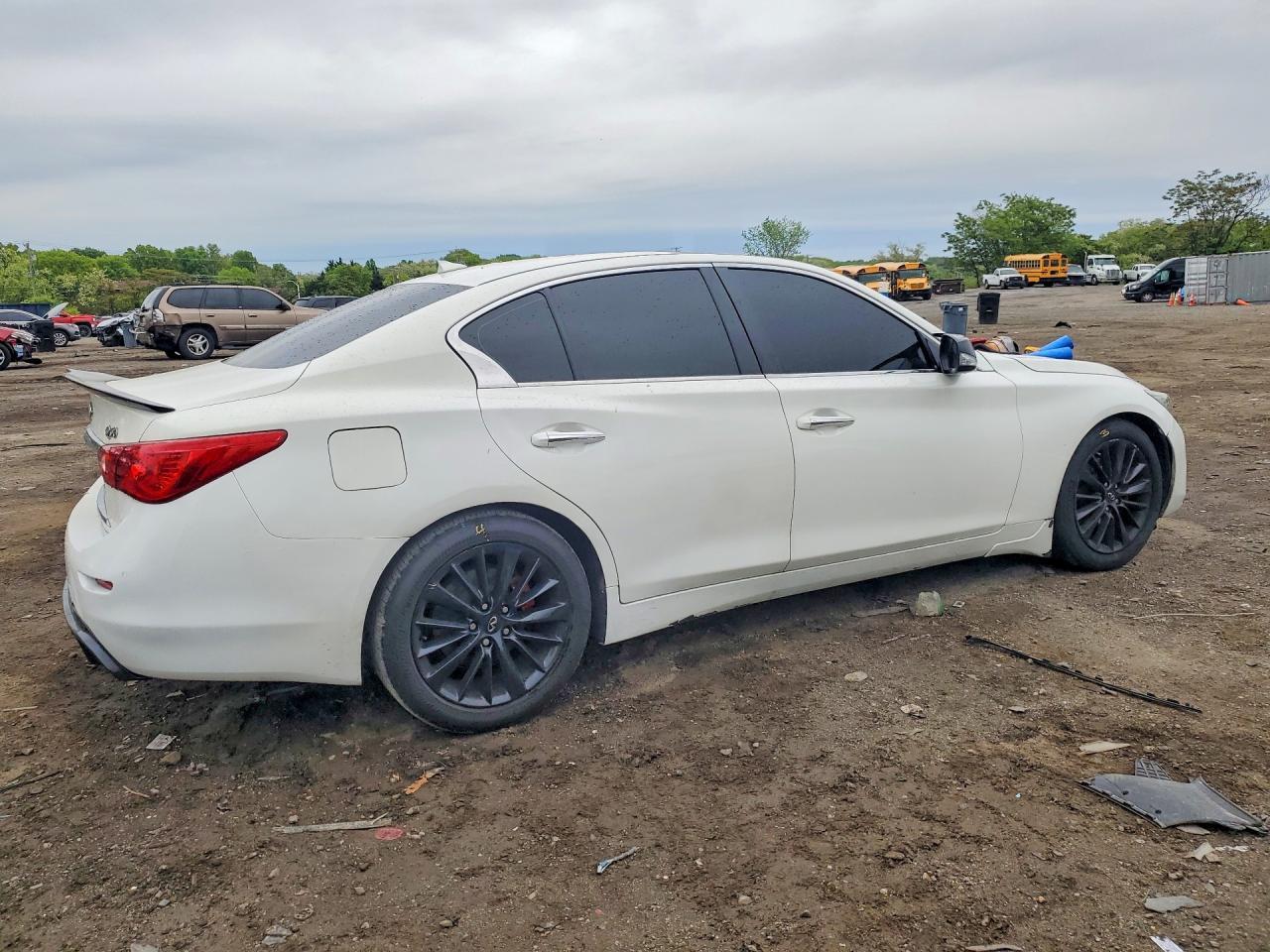 2015 Infiniti Q50 Premium - Фото 3