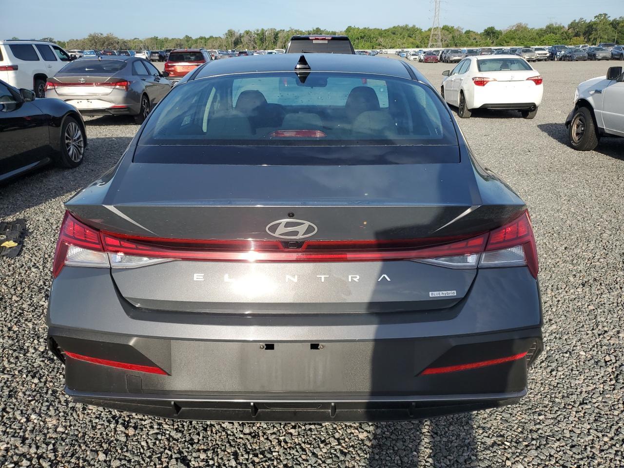 2025 Hyundai Elantra Hybrid Blue - Фото 6