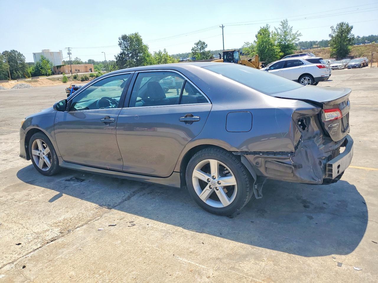 2013 Toyota Camry Se - Image 2
