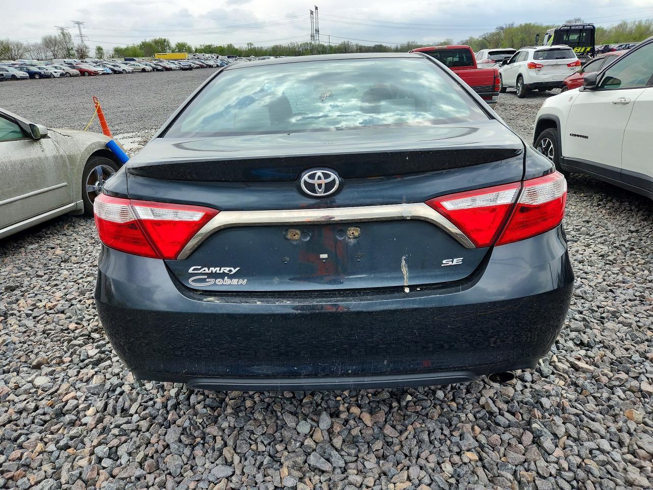 2016 Toyota Camry Se - Image 6