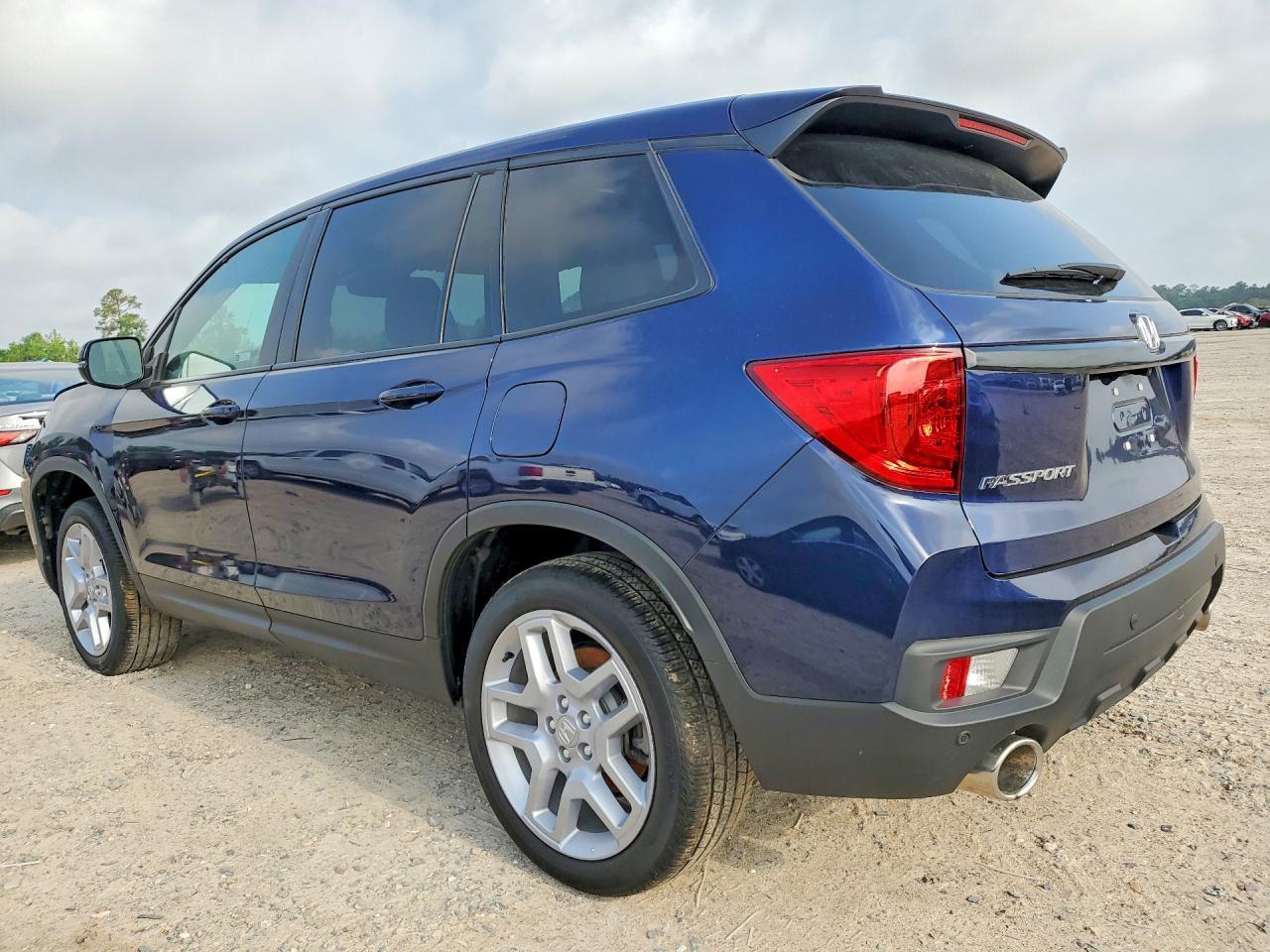 2024 Honda Passport Exl - Image 2
