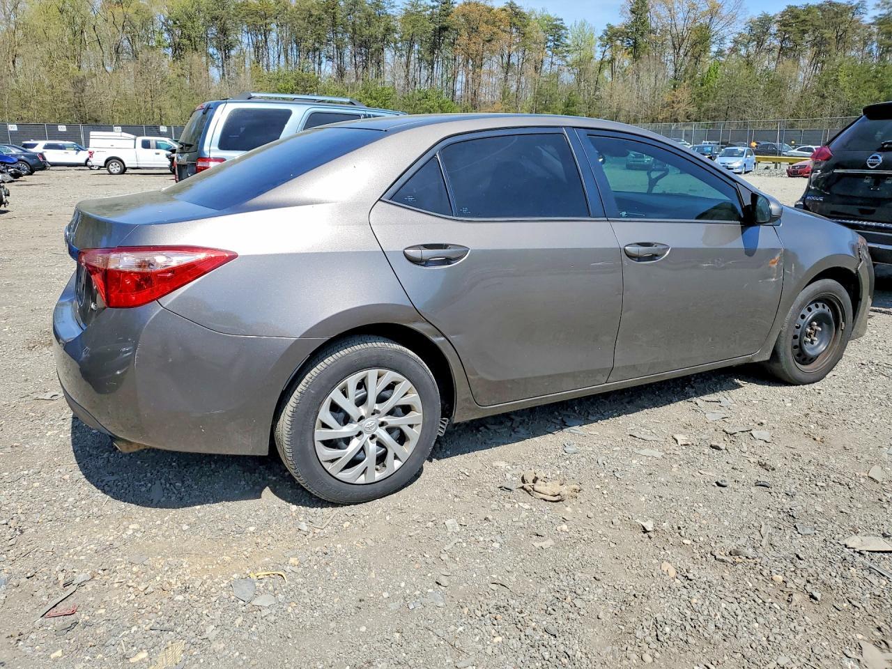 2017 Toyota Corolla Le - Фото 3