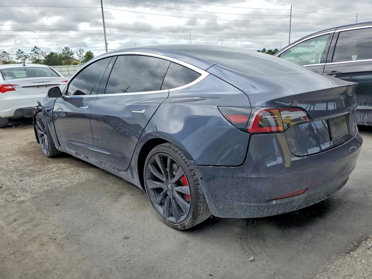2020 Tesla Model 3 - Фото 2