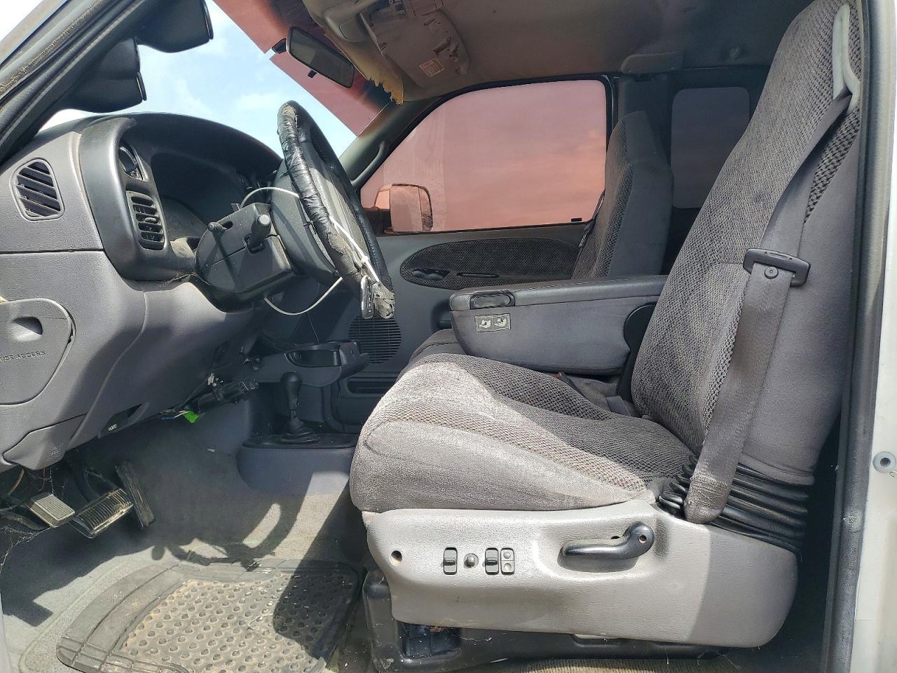 2001 Dodge Ram 2500 - Image 7