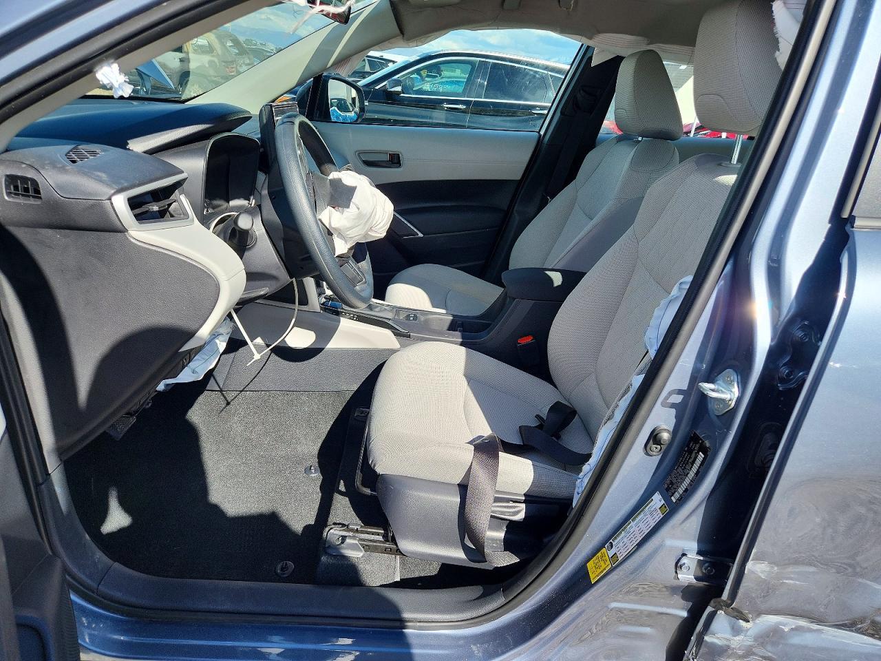 2025 Toyota Corolla Cross L - Image 7
