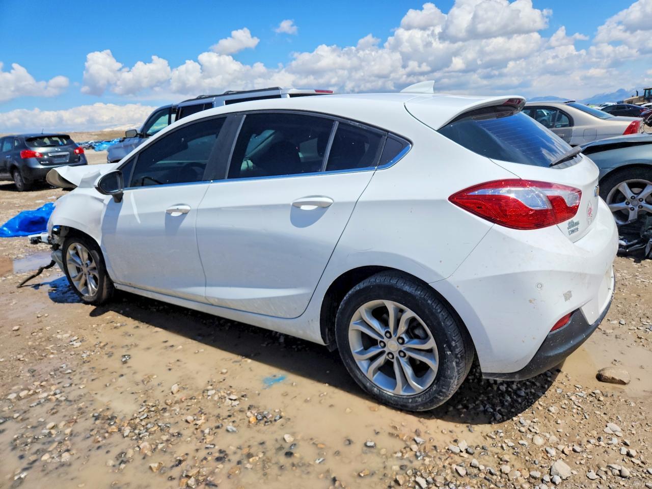 2019 Chevrolet Cruze Lt - Image 2