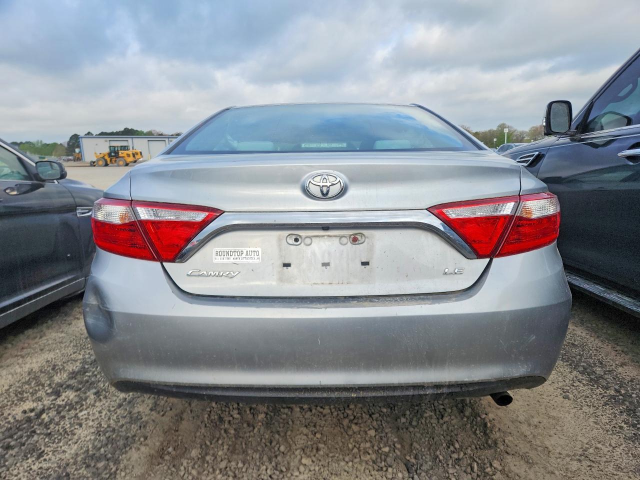 2015 Toyota Camry Le - Image 6