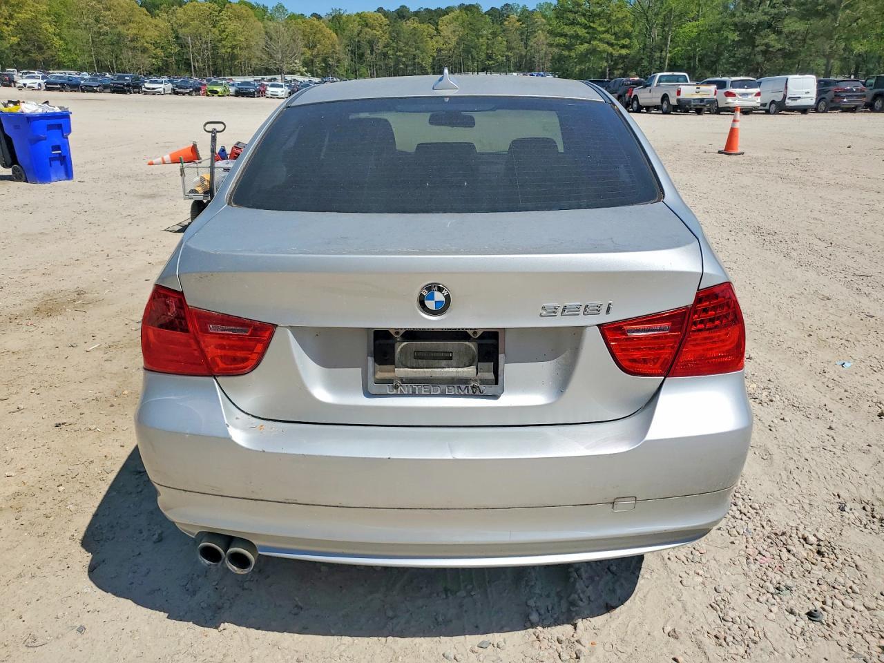 2010 BMW 328 I - Фото 6