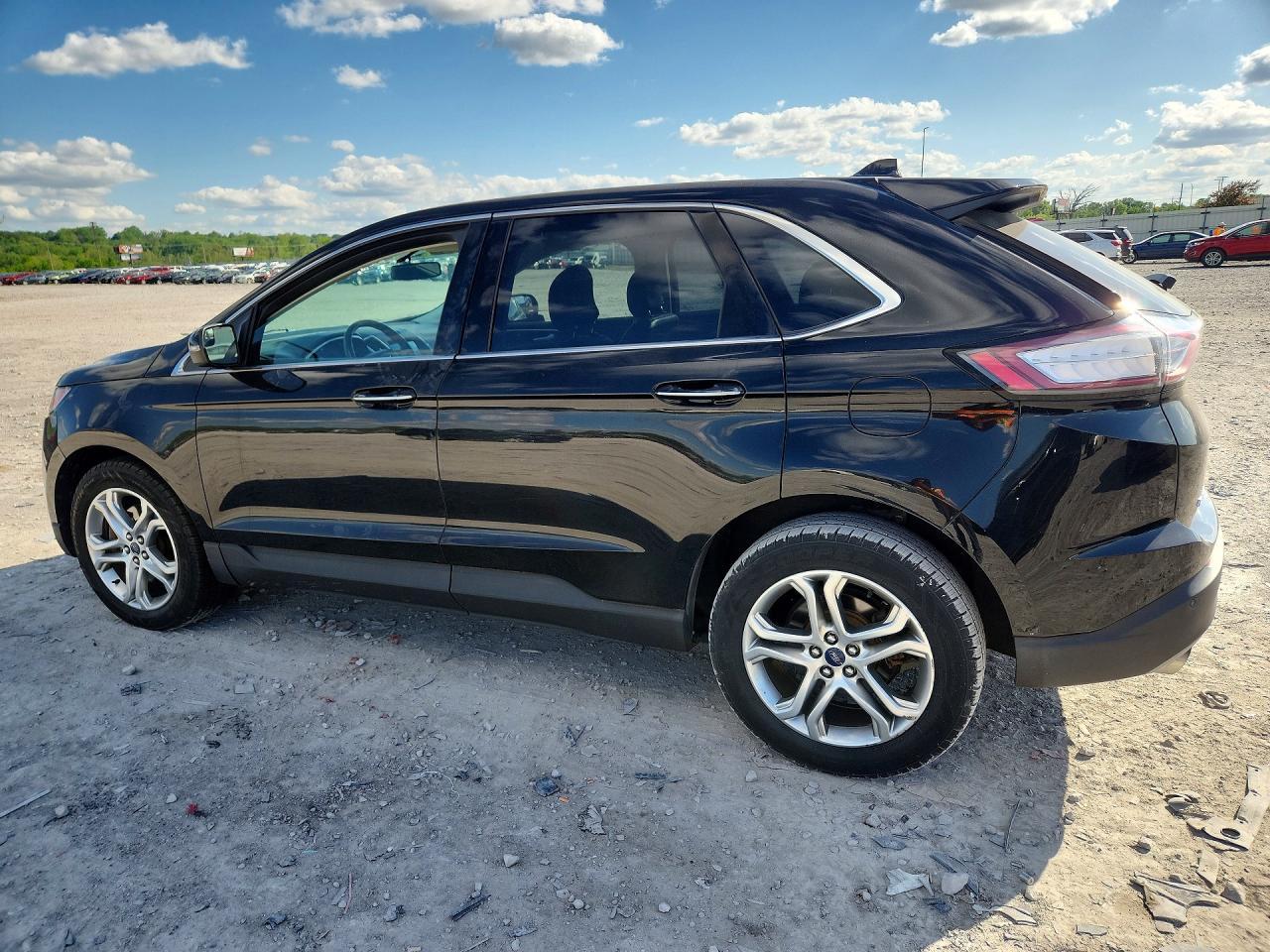 2017 Ford Edge Titanium - Фото 2