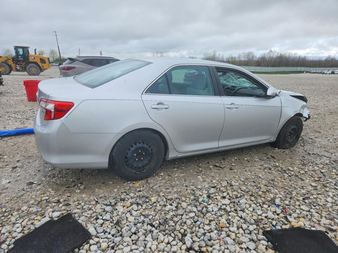 2014 Toyota Camry Le - Image 3
