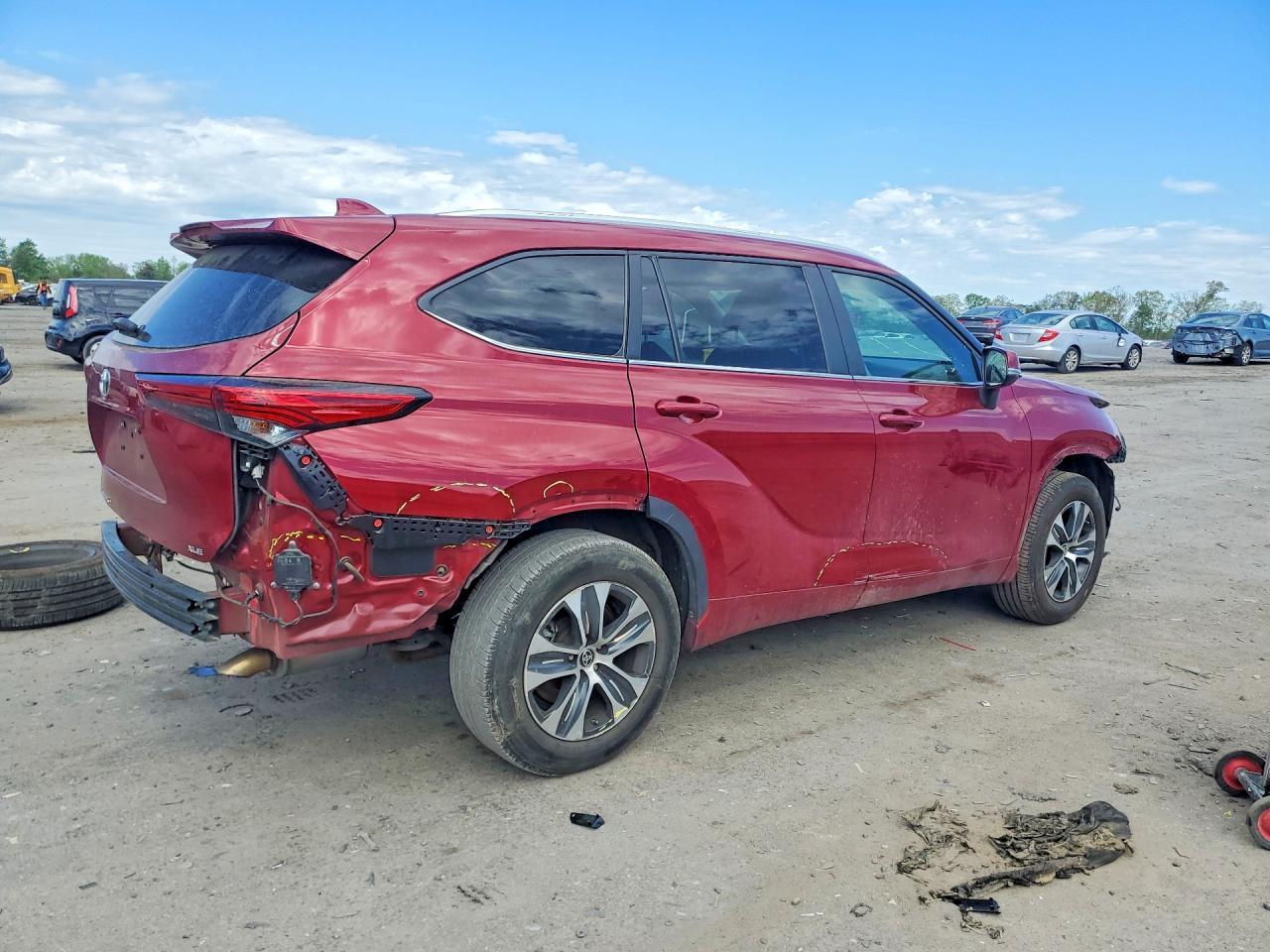 2023 Toyota Highlander Xle - Image 3