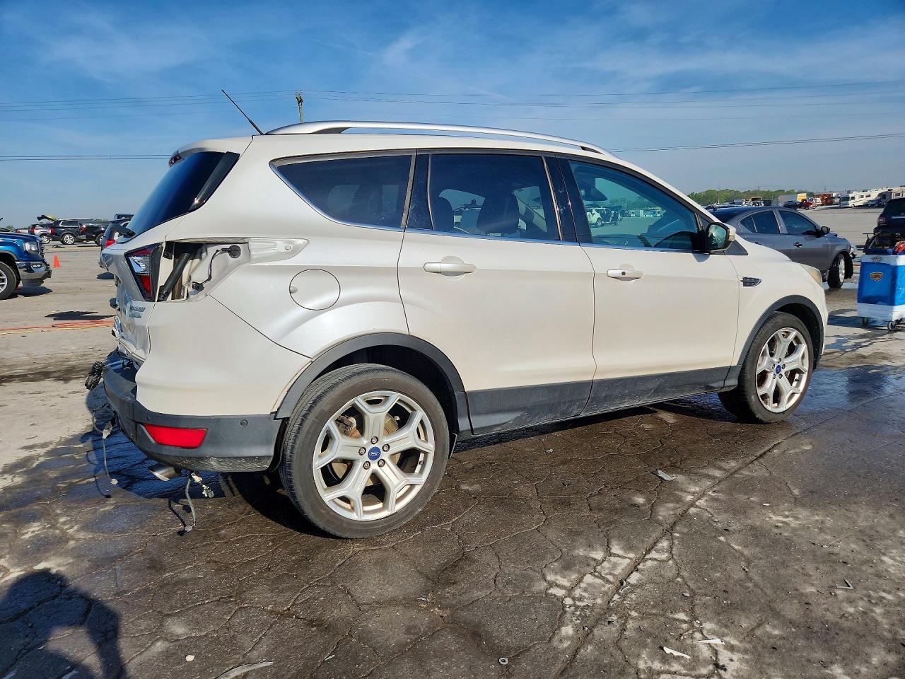 2017 Ford Escape Titanium - Фото 3