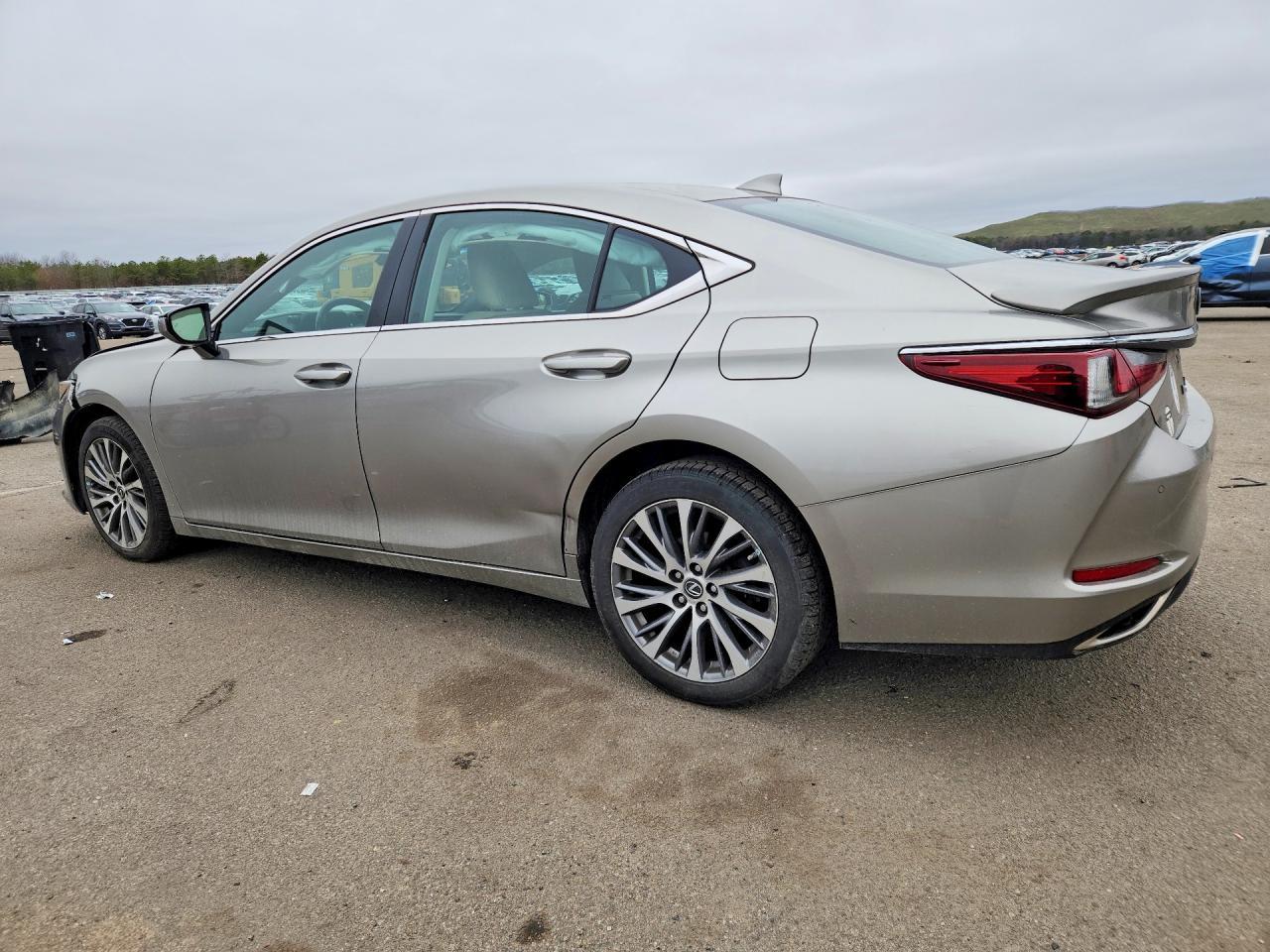2020 Lexus Es 350 Base - Image 2