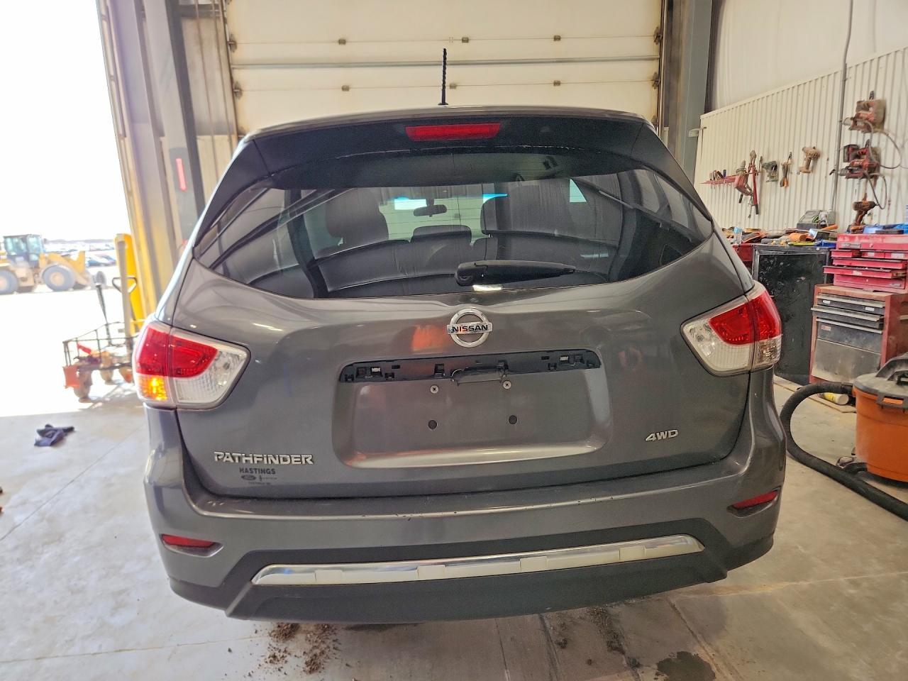 2015 Nissan Pathfinder S - Фото 6