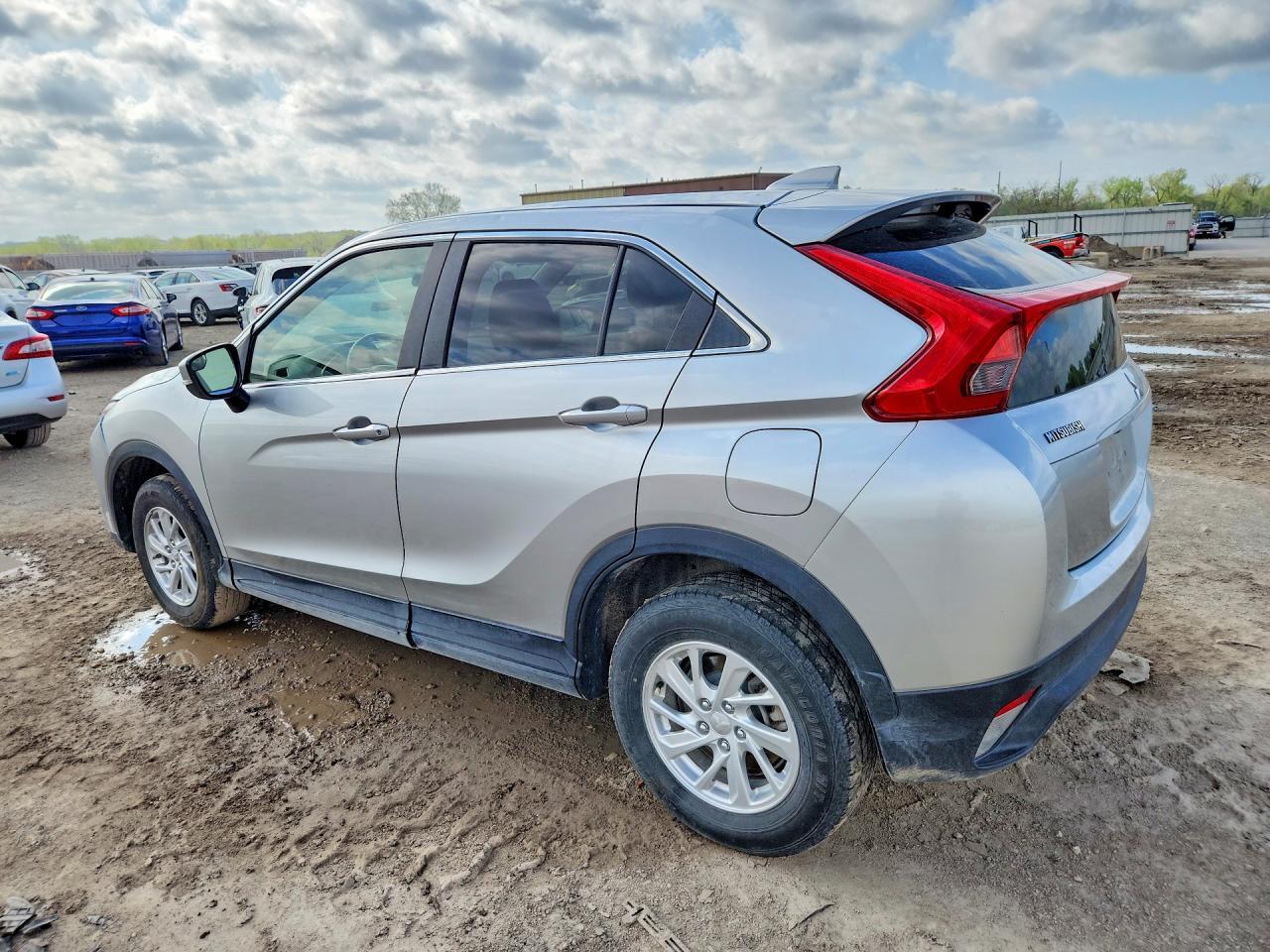 2019 Mitsubishi Eclipse Cross Es - Фото 2