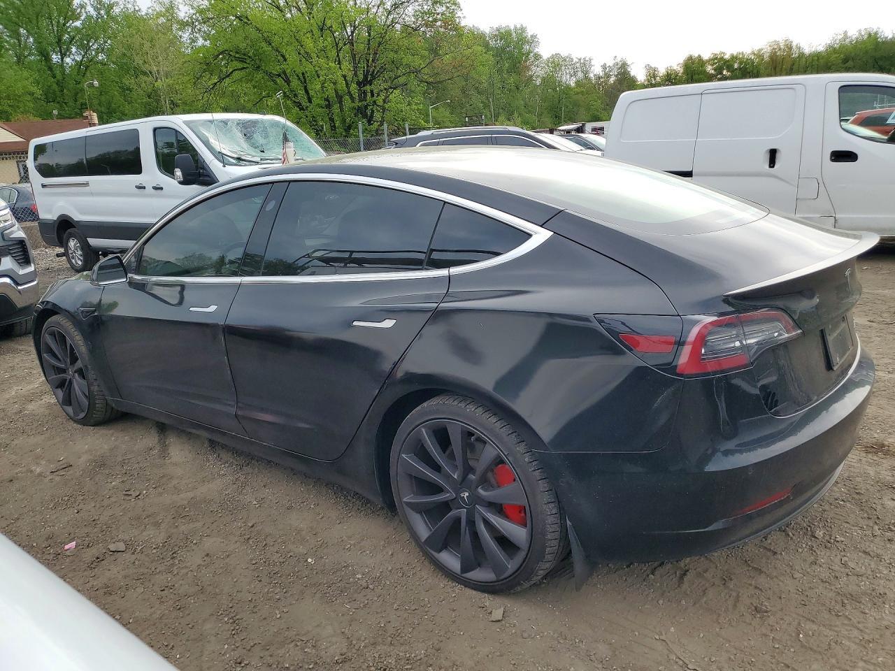 2020 Tesla Model 3 - Фото 2