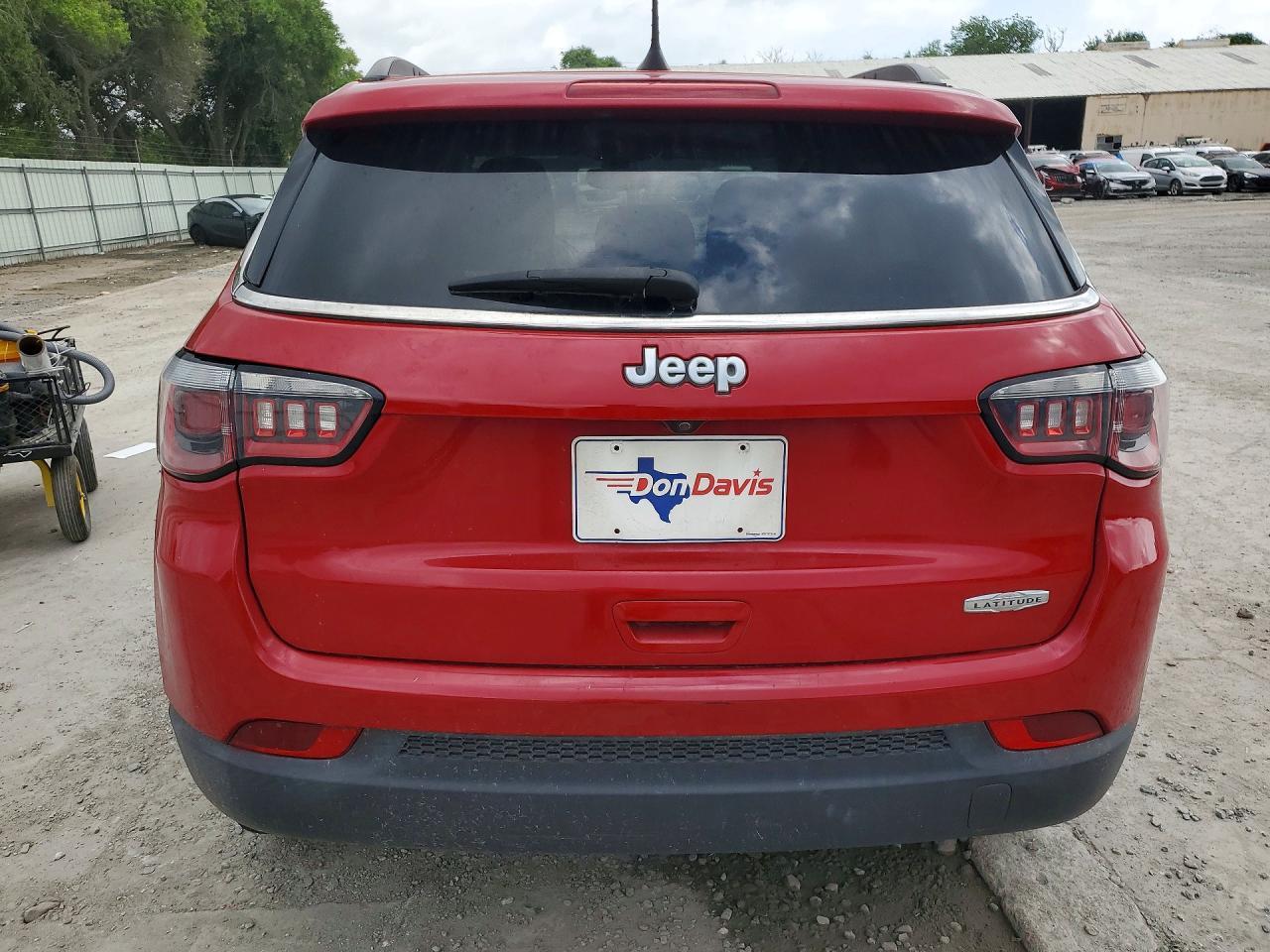 2018 Jeep Compass Latitude - Image 6