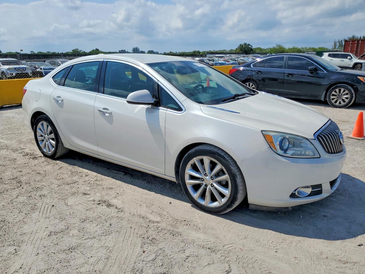 2015 Buick Verano - Image 4