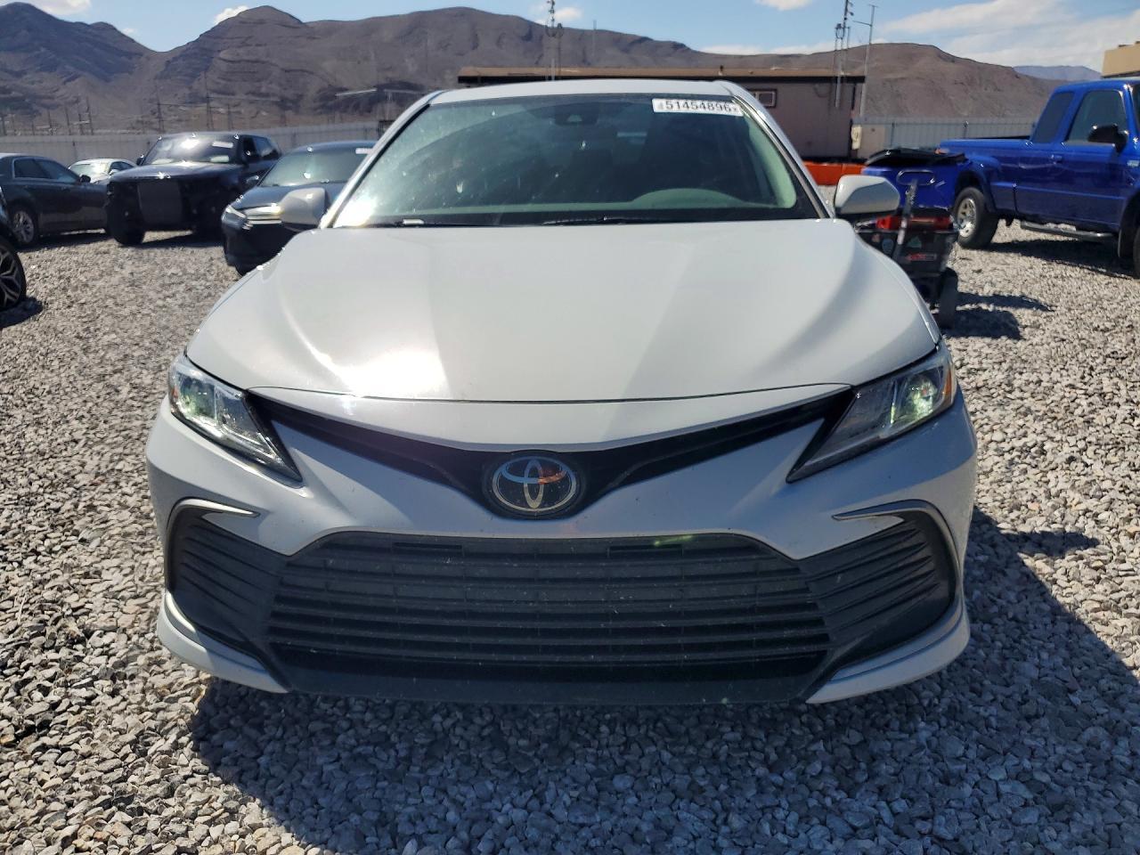 2023 Toyota Camry Le - Фото 5