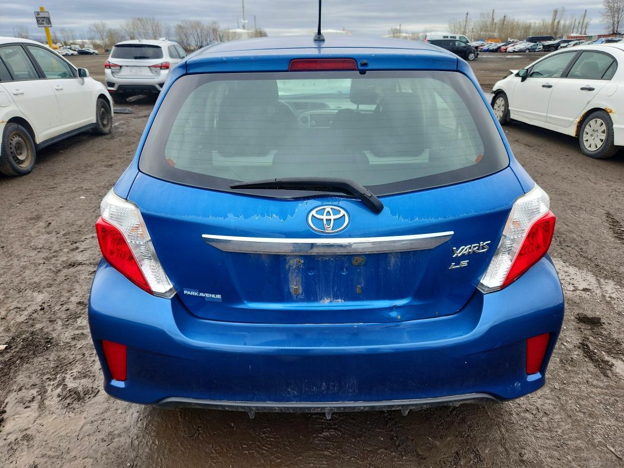 2012 Toyota Yaris 5-Door L - Фото 6
