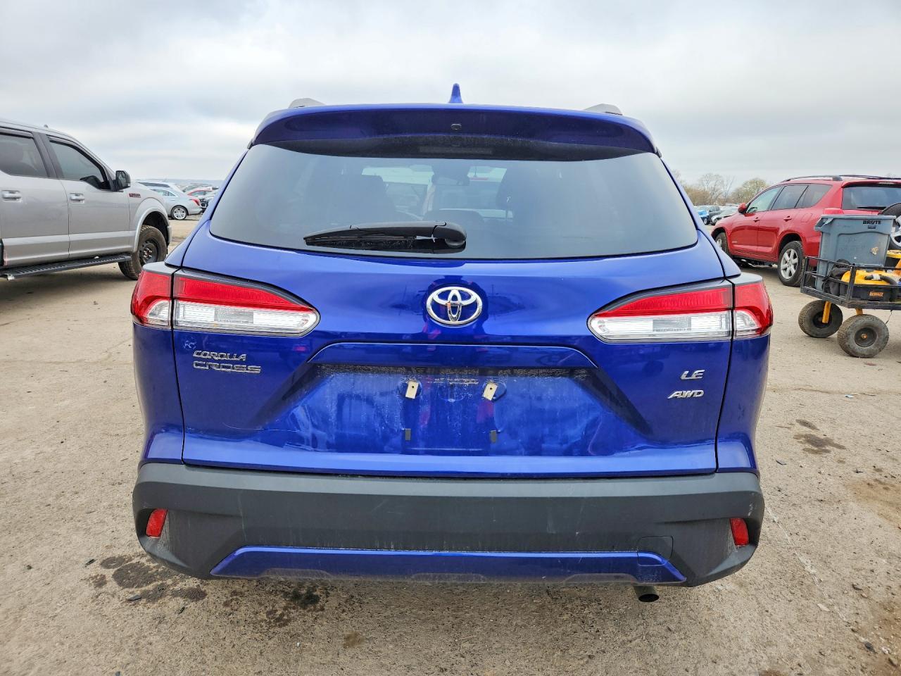 2024 Toyota Corolla Cross Le - Image 6