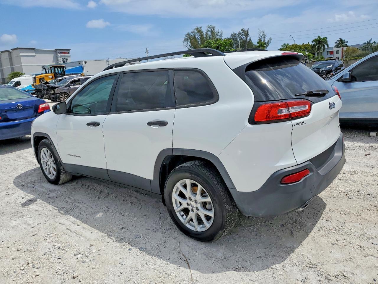 2016 Jeep Cherokee Sport - Фото 2