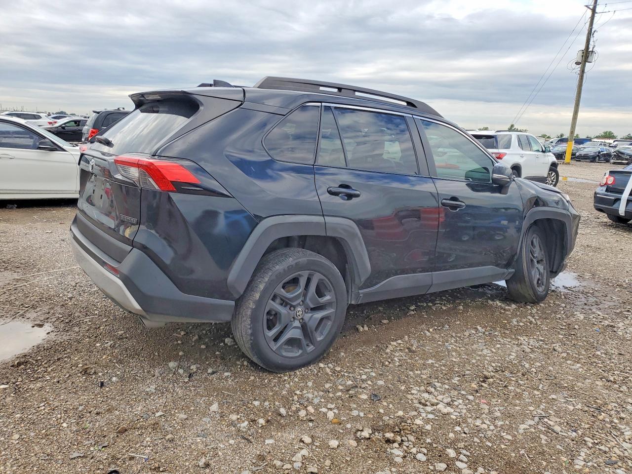 2022 Toyota Rav4 Adventure - Фото 3