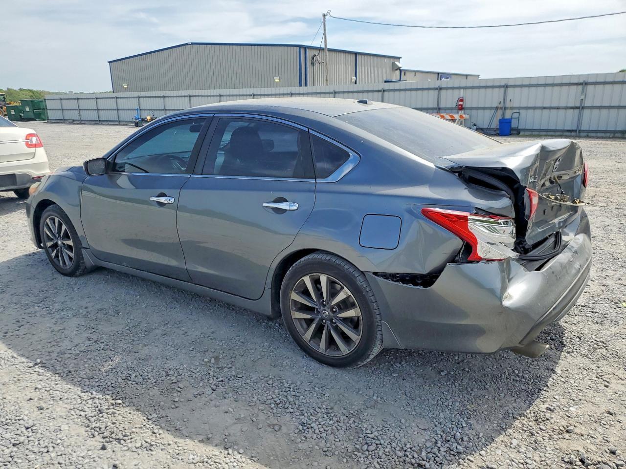 2017 Nissan Altima 2.5 Sv - Фото 2