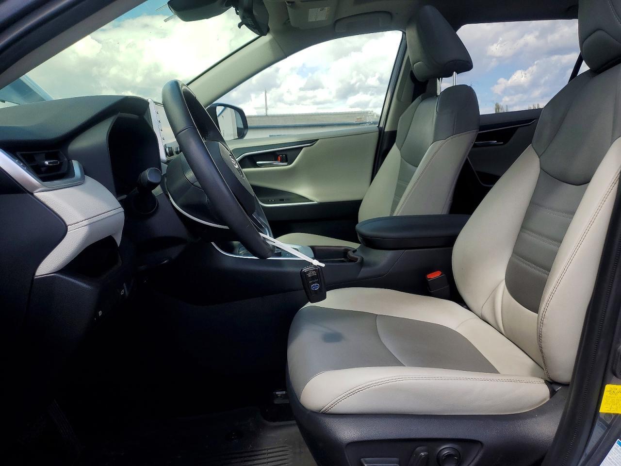 2020 Toyota Rav4 Limited - Image 7