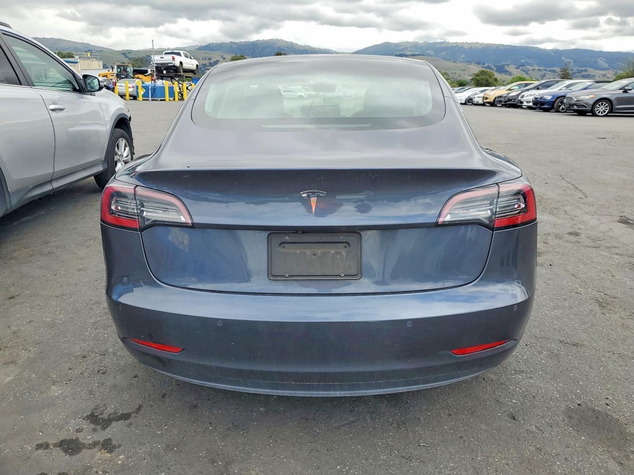 2019 Tesla Model 3 - Image 6