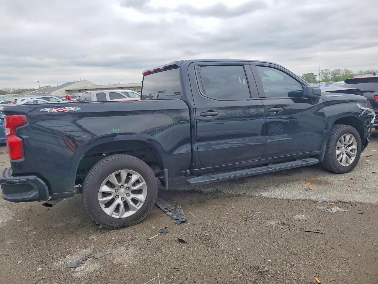 2021 Chevrolet Silverado K1500 Custom - Image 3