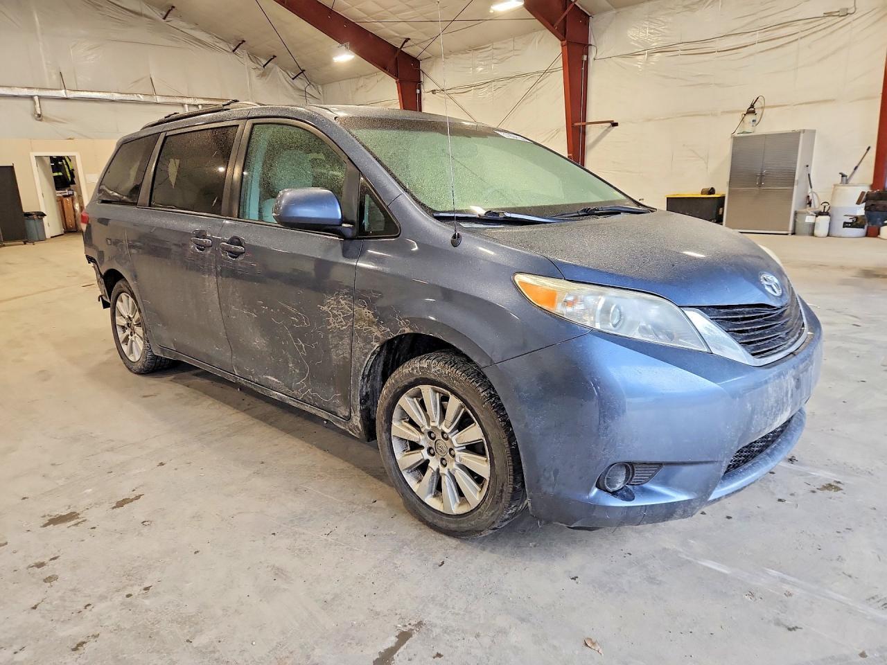 2014 Toyota Sienna Le - Фото 4