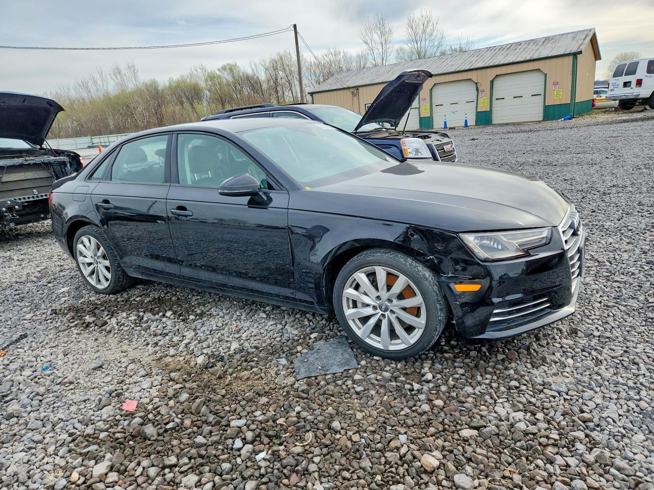 2017 Audi A4 Premium - Фото 4