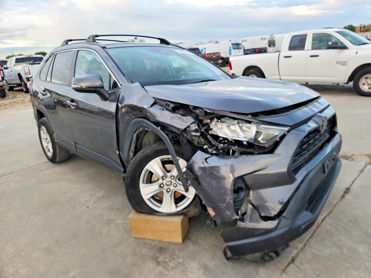 2021 Toyota Rav4 Xle - Фото 4