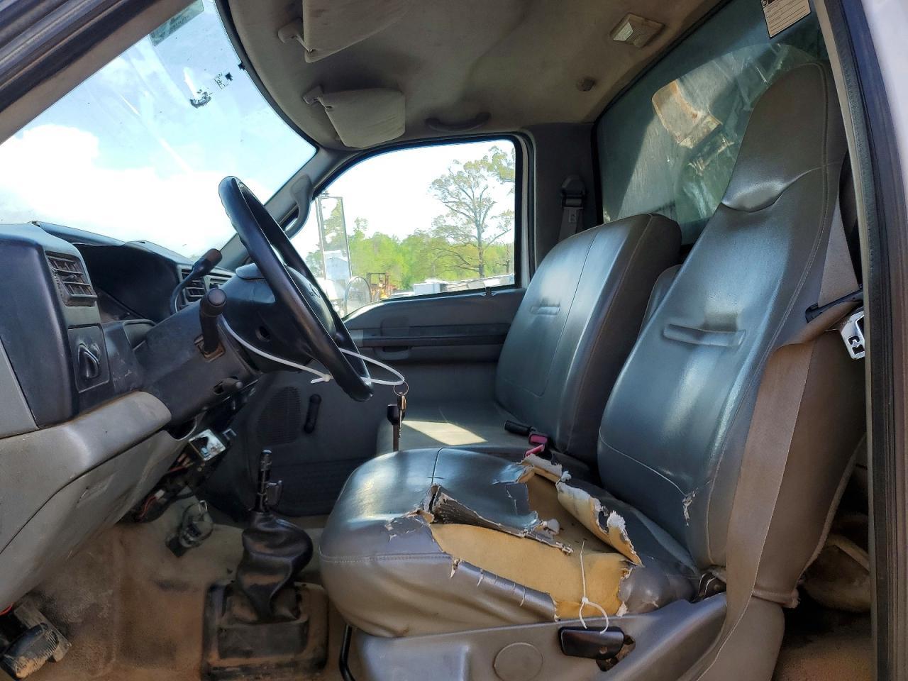 2005 Ford F650 Super Duty Dump Truck - Image 7