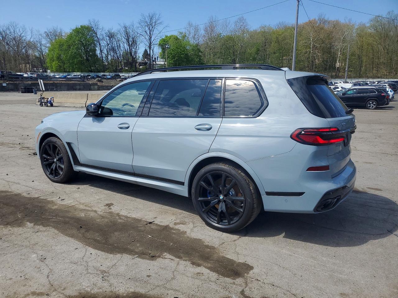 2026 BMW X7 M60I - Фото 2