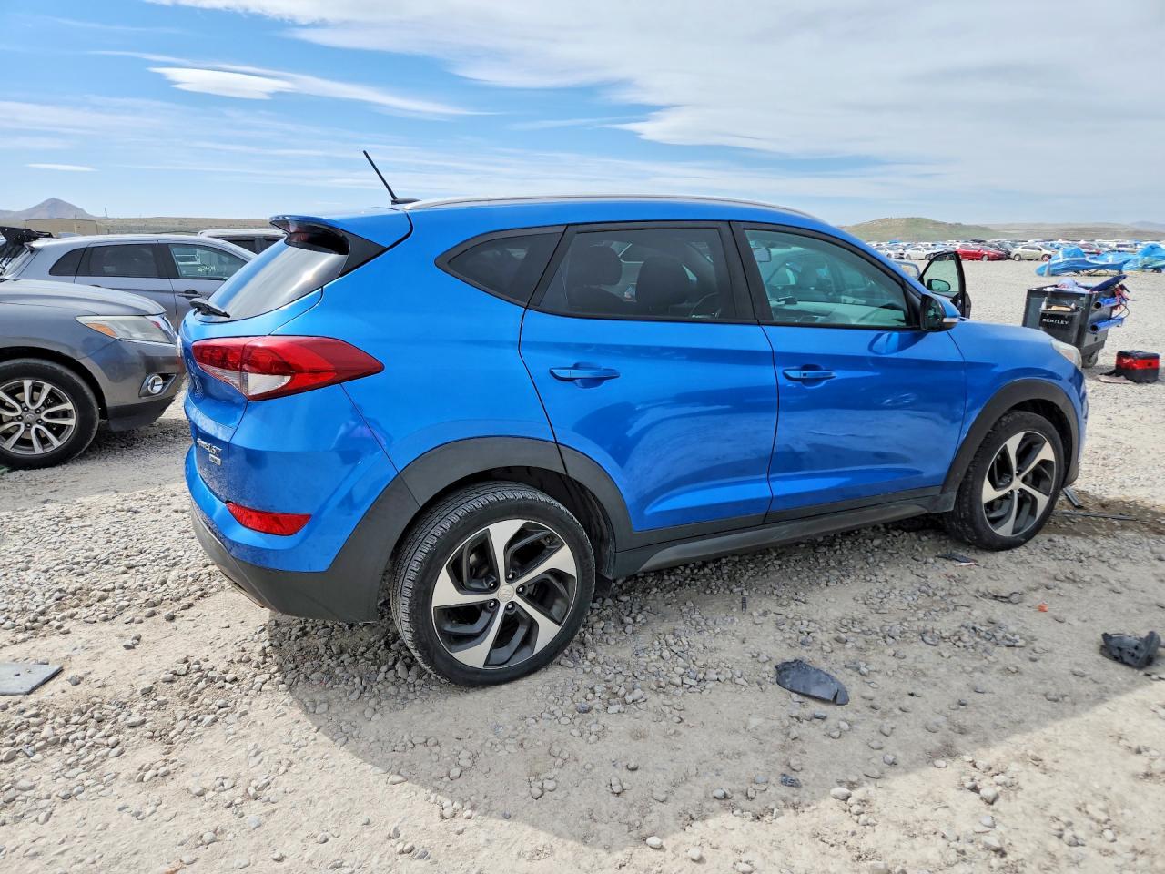 2016 Hyundai Tucson Sport - Image 3
