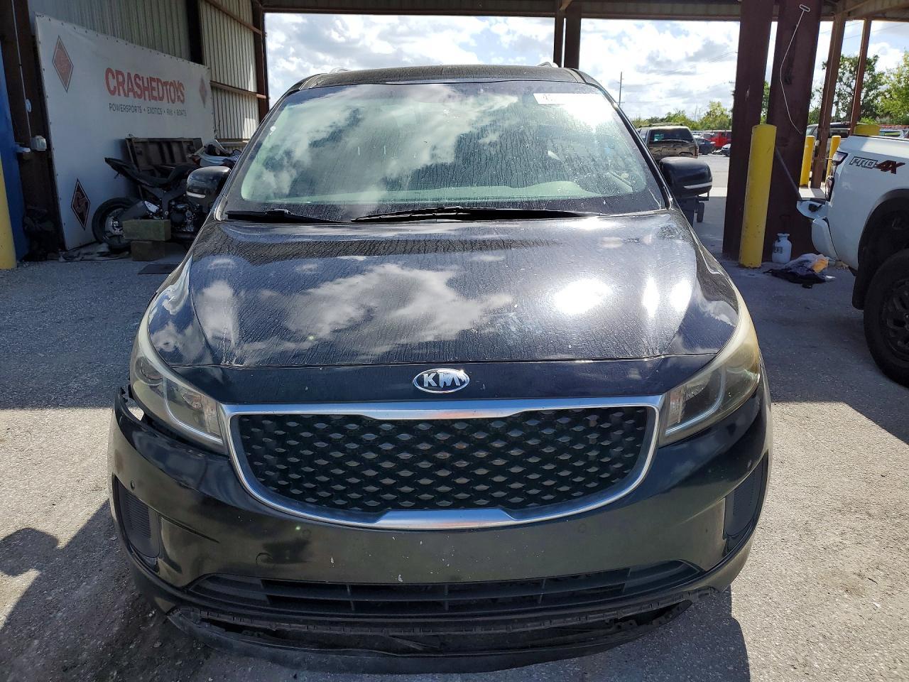 2017 Kia Sedona Lx - Image 5