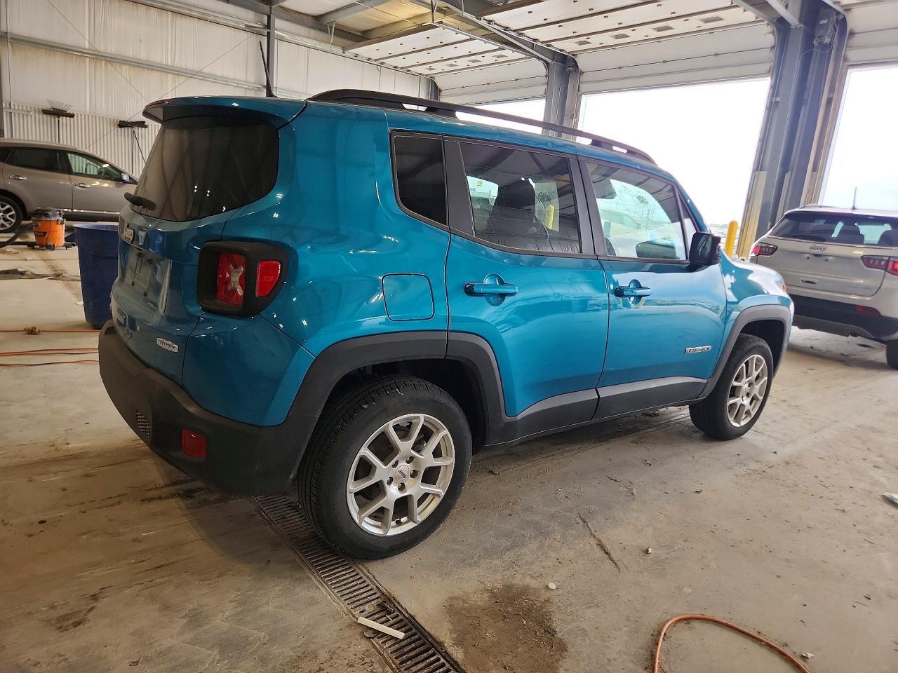 2022 Jeep Renegade Latitude - Фото 3