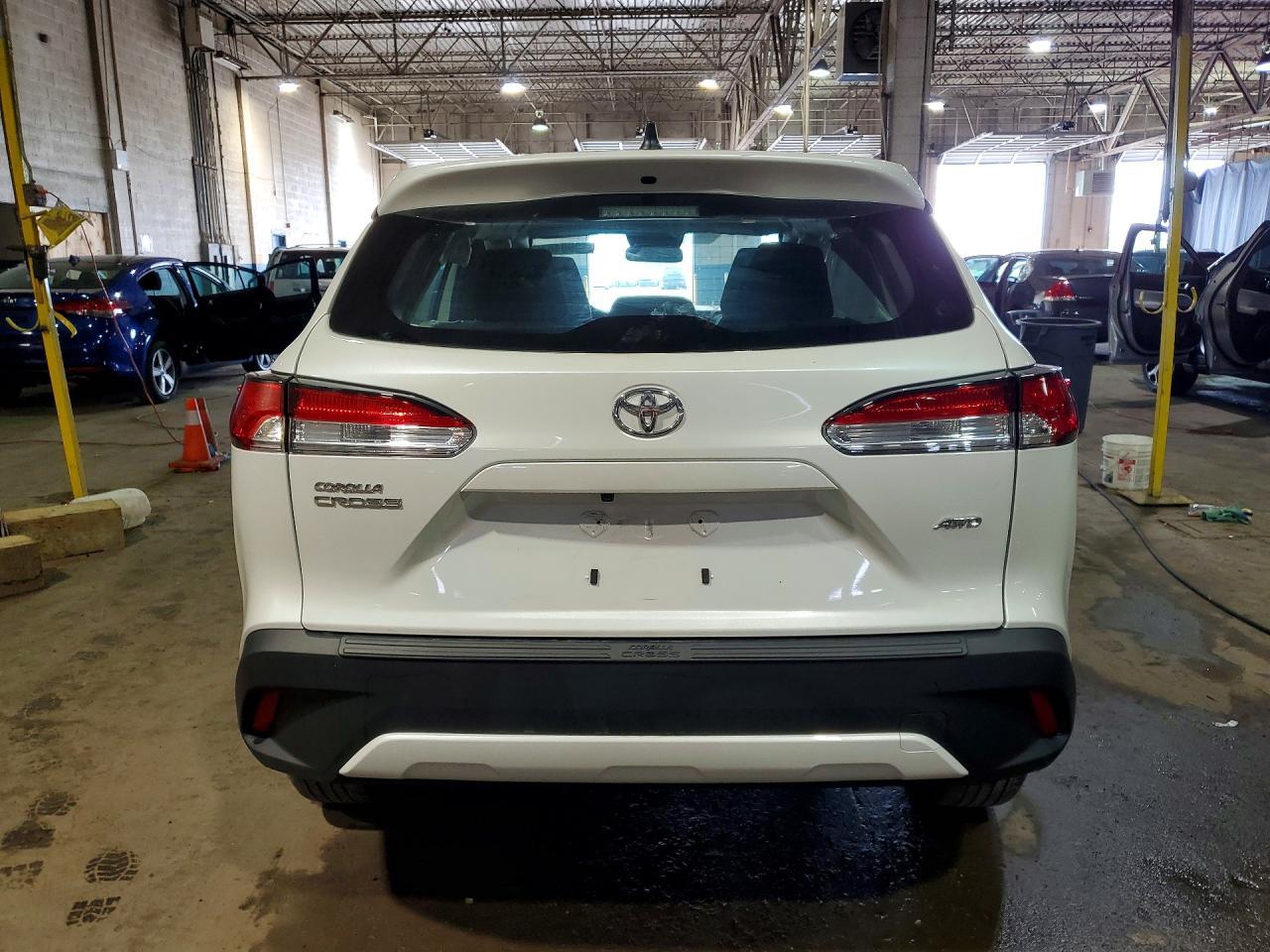 2024 Toyota Corolla Cross L - Фото 6