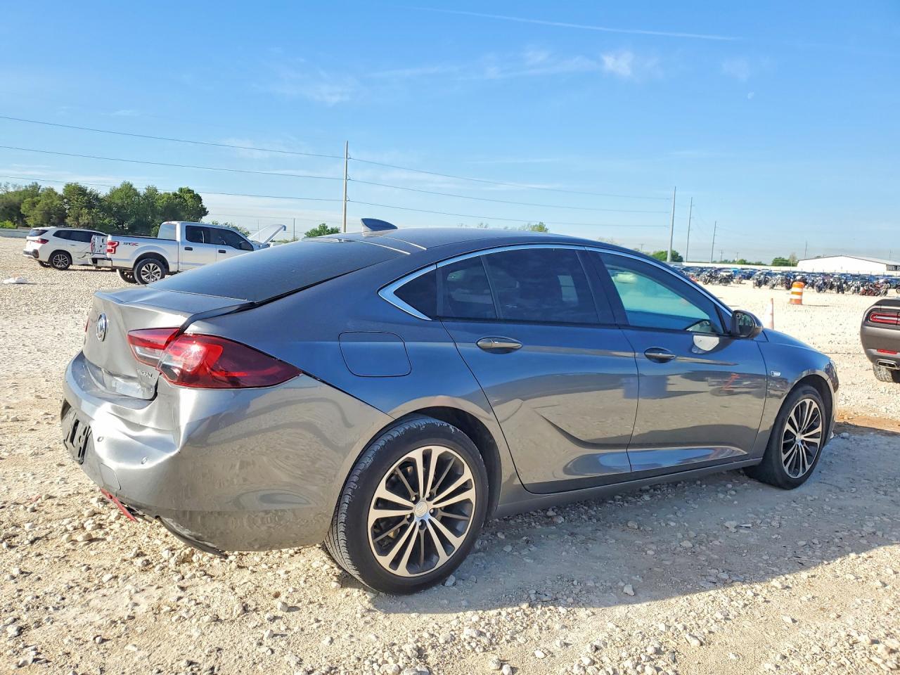 2020 Buick Regal Essence - Фото 3