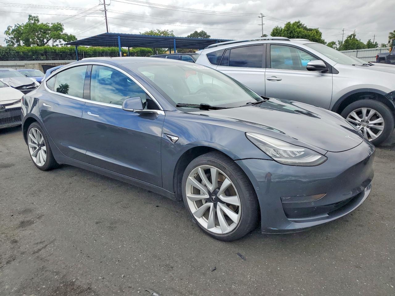2019 Tesla Model 3 - Image 4
