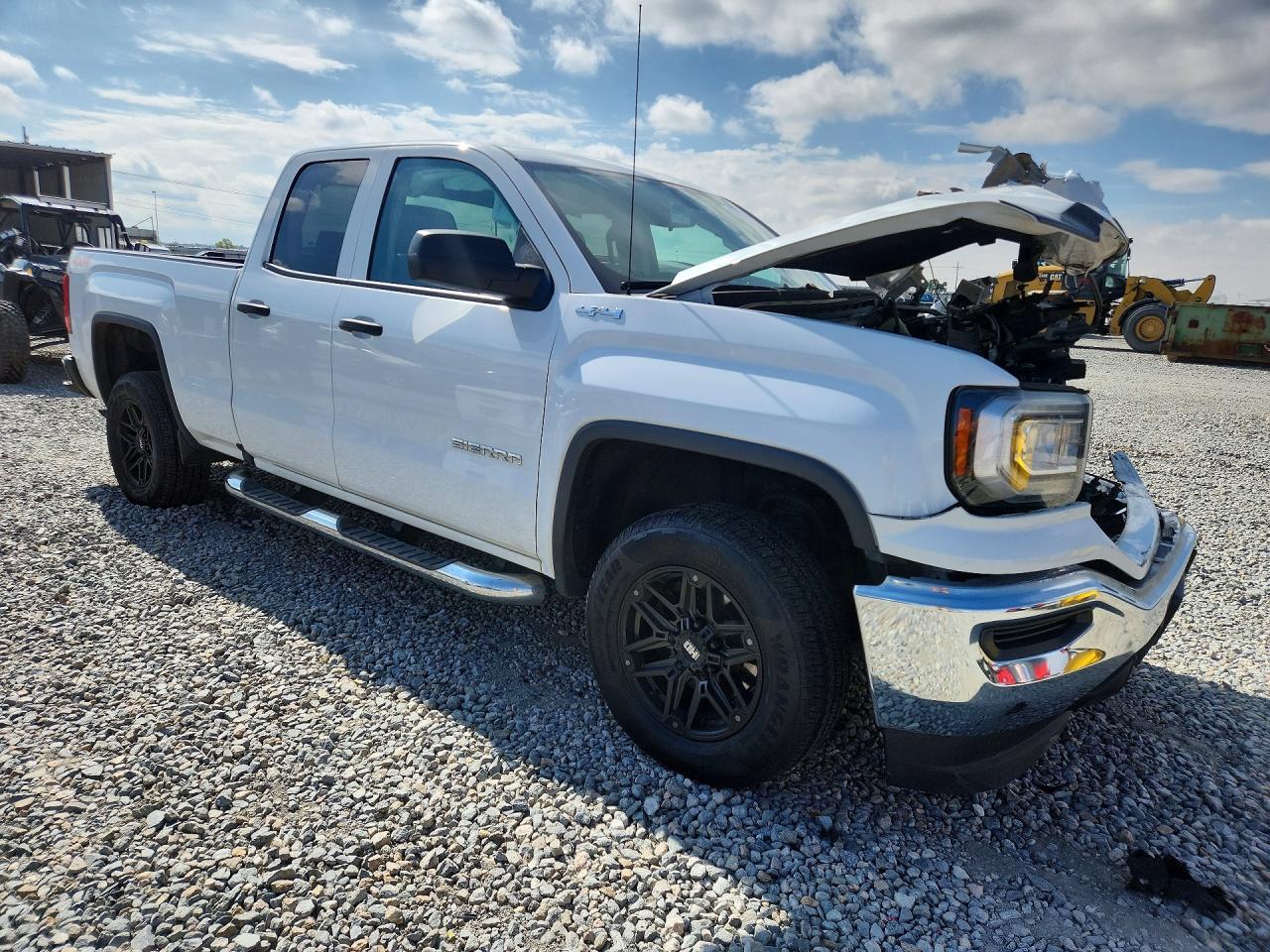 2017 GMC Sierra K1500 - Фото 4