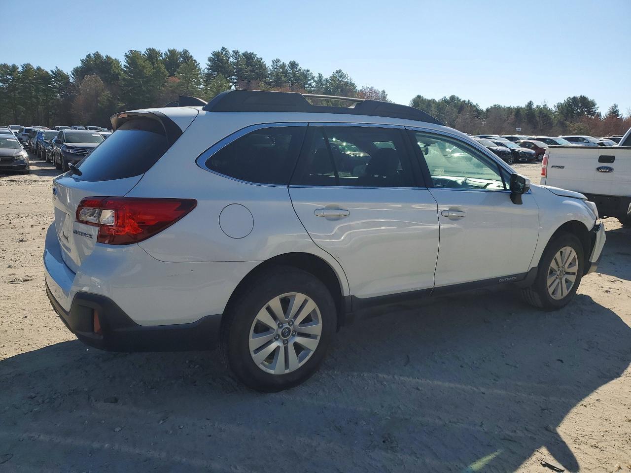 2019 Subaru Outback 2.5I Premium - Фото 3