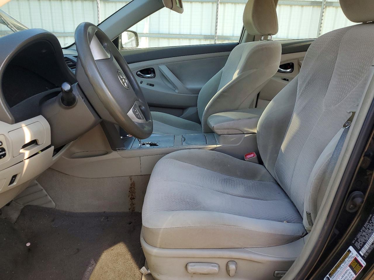 2010 Toyota Camry Le - Image 7