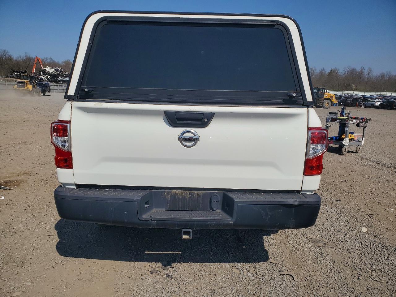 2017 Nissan Titan S - Фото 6