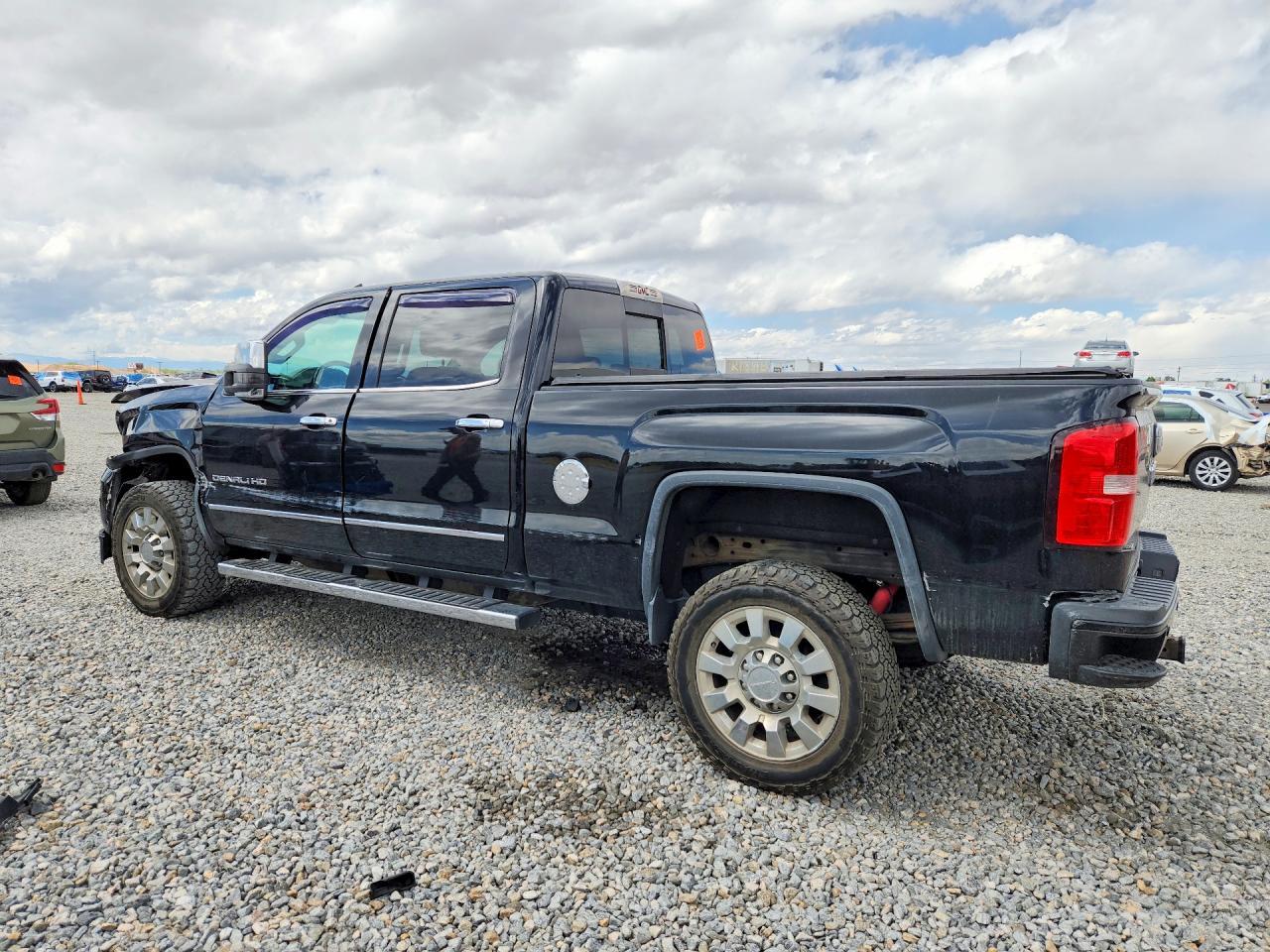 2015 GMC Sierra K2500 Denali - Фото 2